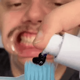v34_colour_corrector_purple_toothpaste_essential_smile_teeth_white.webp