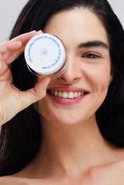 אבקה להלבנת שיניים