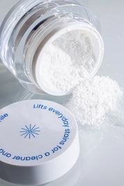 אבקה להלבנת שיניים